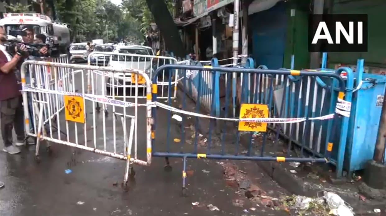 Kolkata Explosion SN Banerjee Road West Bengal Police News Updates in Hindi