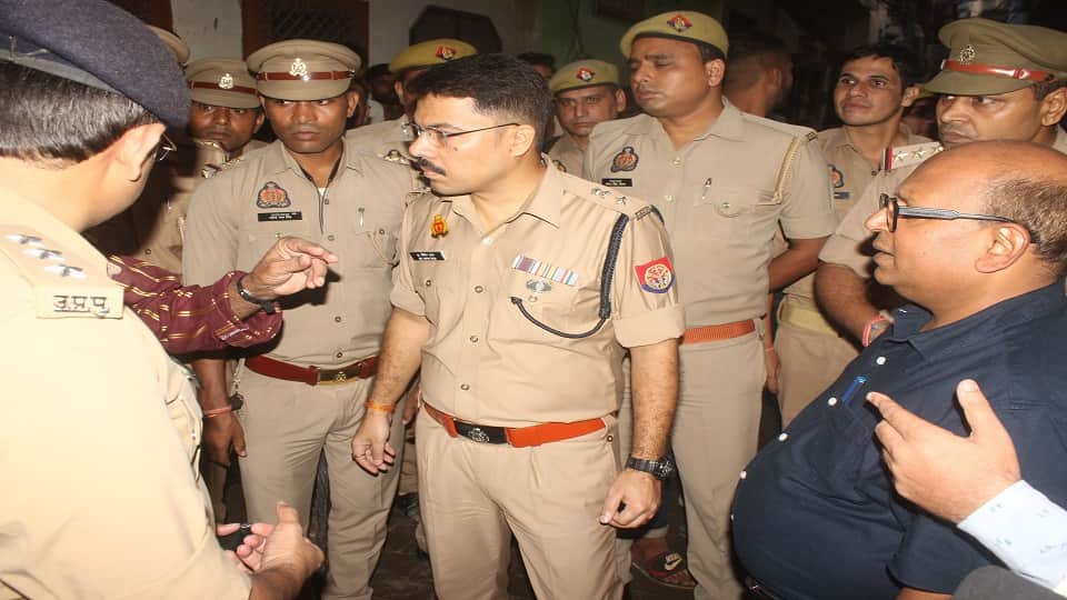 Meerut: Three-storey building collapsed in rain, 15 people buried under debris, 10 died, see photos