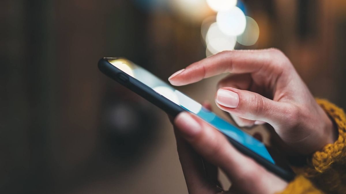 Mobile Tips and Tricks Avoid These Mistakes While Charging Phone Otherwise Get Damaged