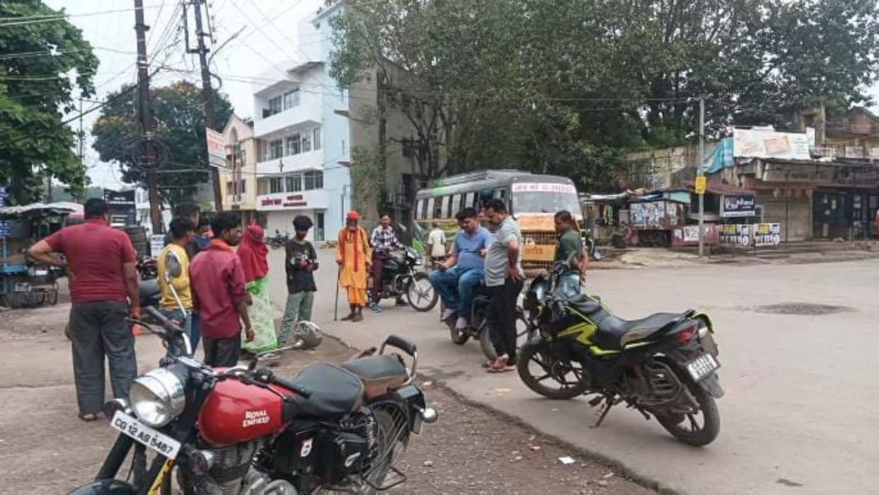 Korba: Suspicious death of Rajdhani bus helper, body of youth missing from hospital found on roadside