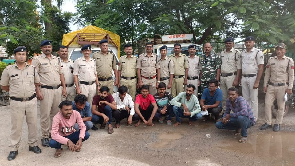 Thieves gang caught district 9 accused arrested goods worth more than Rs 16 lakh seized from their possession