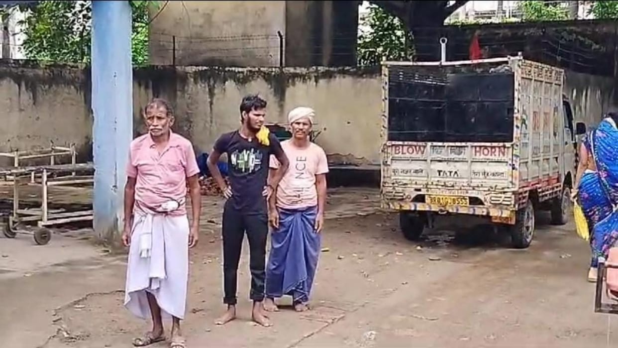 Vaishali News: Body of a young man found in a mango orchard 50 meters away from house, murder suspected