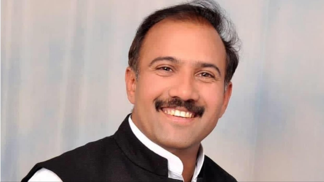 Jhajjar: Another blow to BJP, former district president Vikram Kadyan left the party