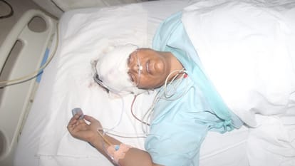 Meerut accident: Sajid took out his hand from the debris, Saima shouted, give me water to drink