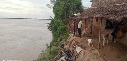 Ganga crossed warning point water entered villages water rose in 24 hours people panicked