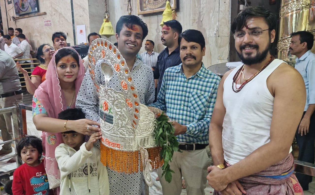 Ujjain Mahakaleshwar Temple: Baba Mahakal decorated in the form of Lord Ganesha in Bhasma Aarti Hindi News