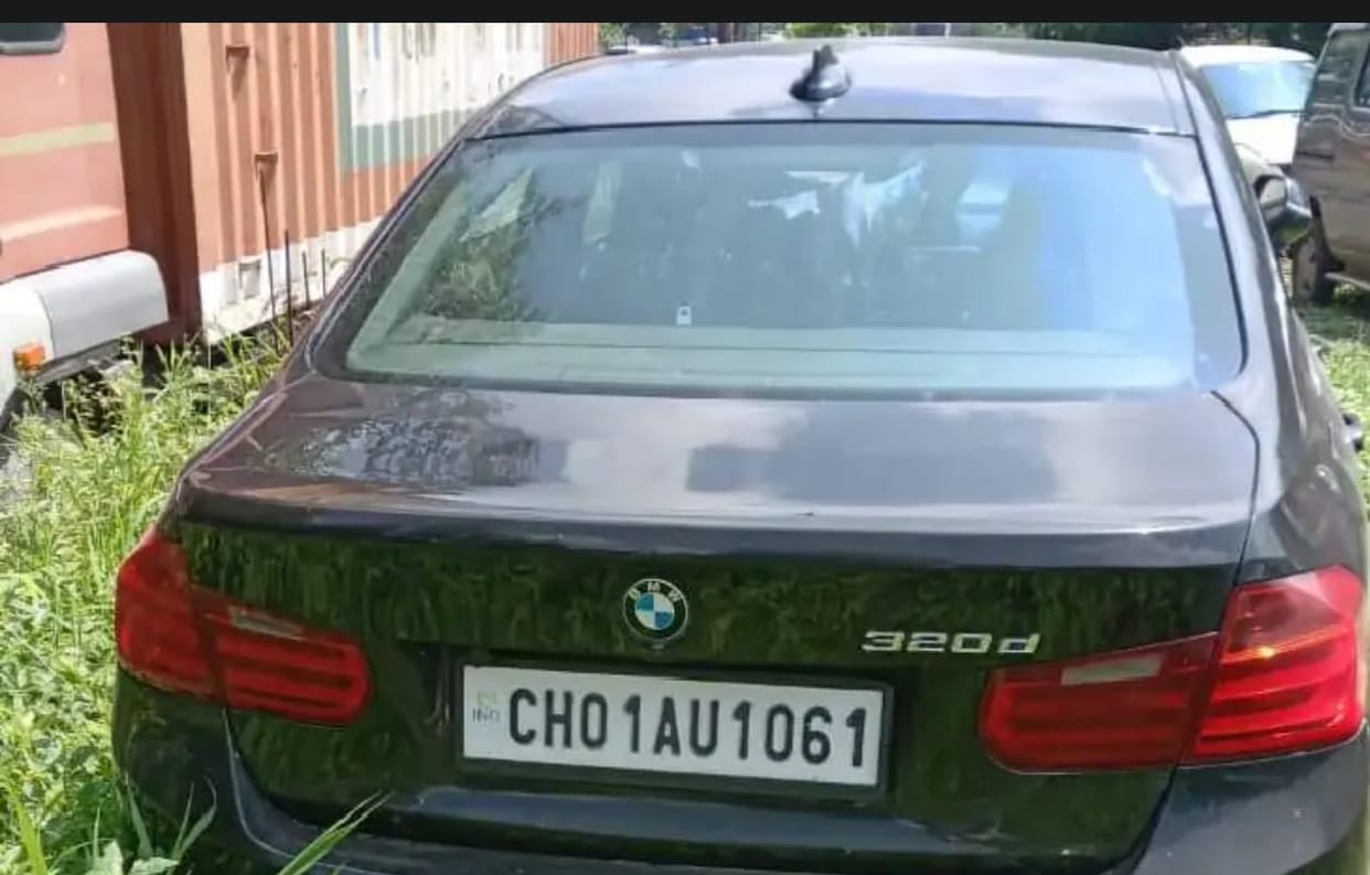 Indore: BMW car took the lives of two girls, the car driver ran away after the collision