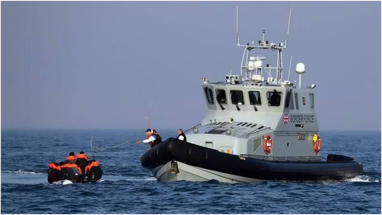 Many people died after their boat capsized while crossing the English Channel