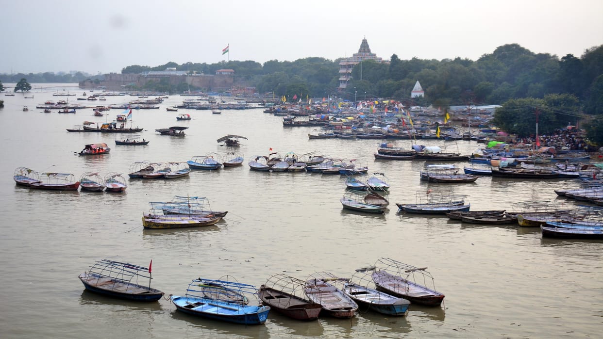 Fair area again submerged in flood, Mahakumbh work delayed, fair administration also made strategy