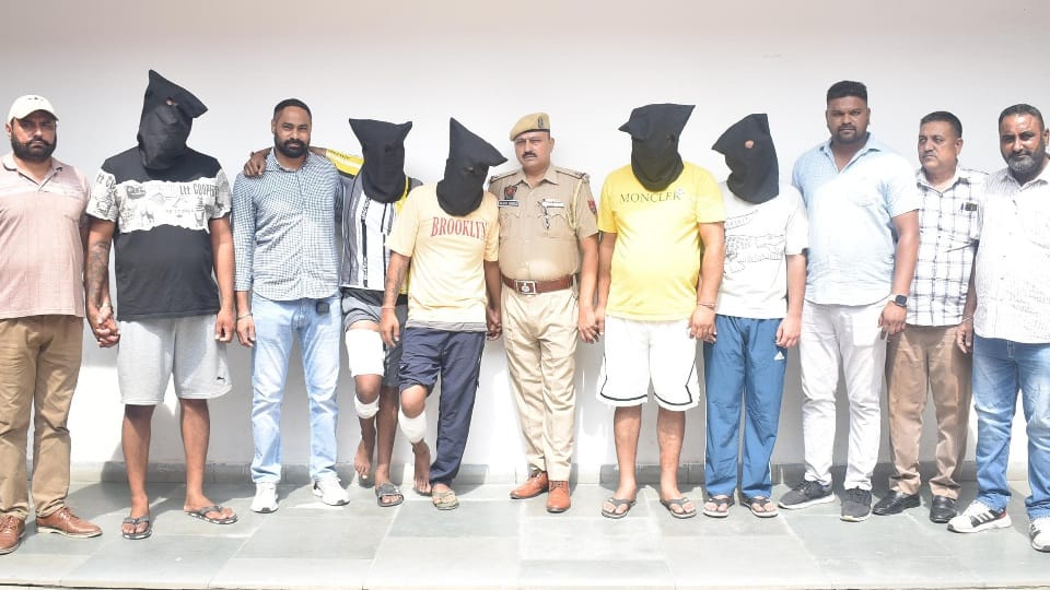 Two Robbers Shot In Jalandhar Police Encounter Five Arrested Illegal Weapons And Cash Recover