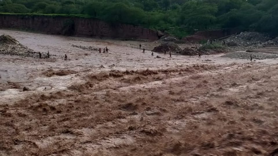 Youth drowned in Panchkula Ghaggar river people saved him
