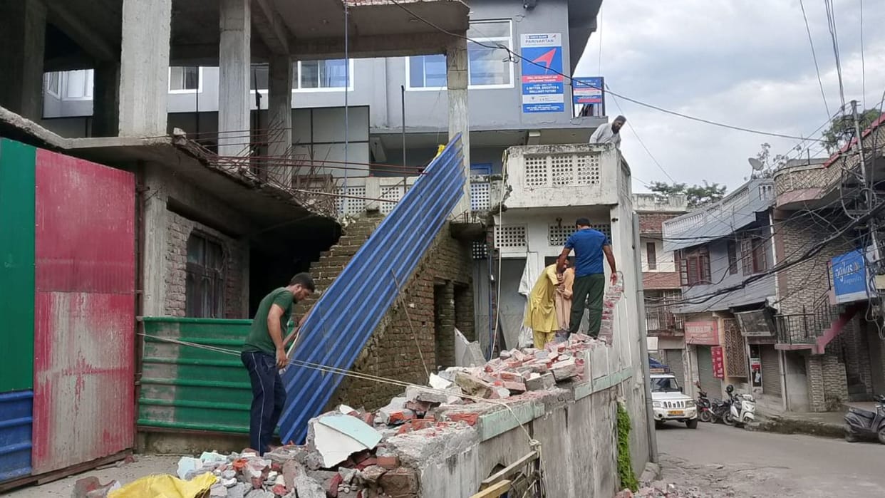 Himachal News Muslim community itself demolished illegal construction in Mandi Masjid