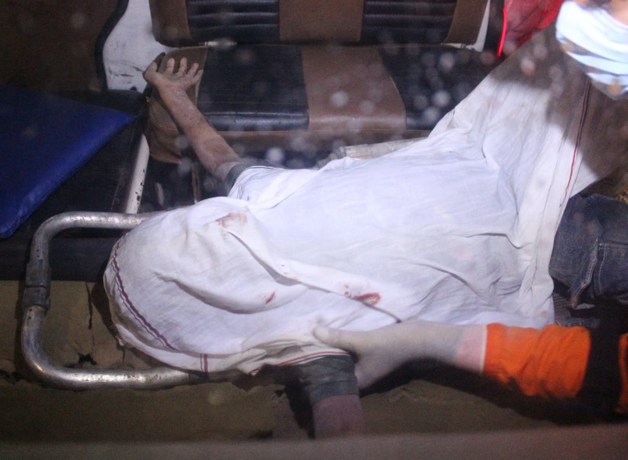 UP News: Meerut accident... Life was buried in the debris, there was an outcry when it came out as a dead body