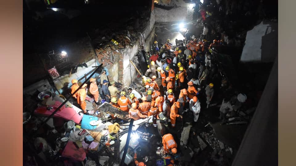 Meerut Building Collapse Neighbours said It felt as if a bomb had exploded There was noise with blast