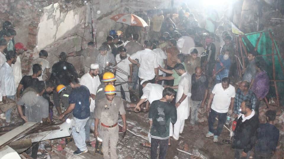 Meerut Building Collapse Neighbours said It felt as if a bomb had exploded There was noise with blast