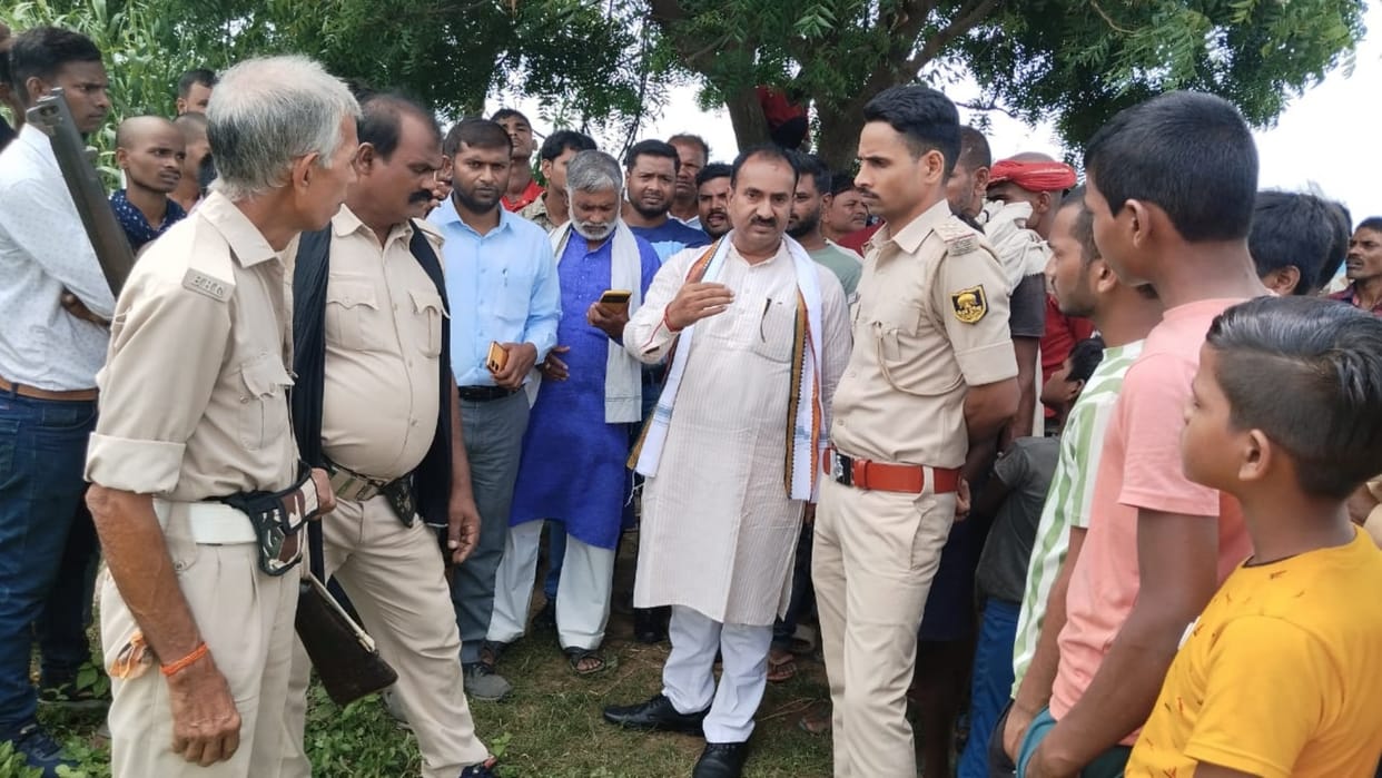 Nalanda: Three people drowned in Jirain river, couple and a child missing; Locals expressed anger