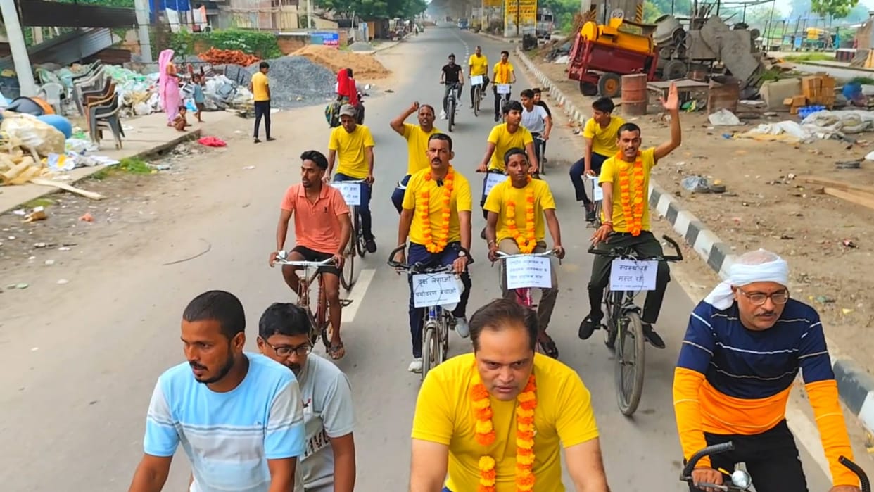 Cycle Yatra reaches Prayagraj with message of environment and health awareness, warm welcome