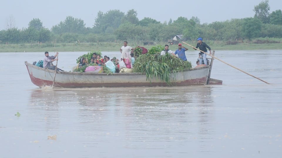 After 15 years rained heavily in Moradabad.. 195 mm rain in six days, boats started running in streets