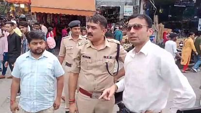 Dehradun DM Savin Bansal along with SSP Ajay Singh went on bike tour to Ease traffic system