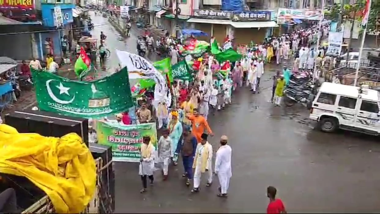 Flag hoisting took place in mosques on Eid Miladunnabi in umaria