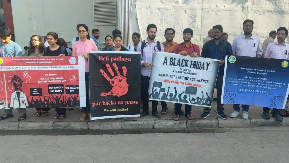 Chandigarh PGI Resident Doctors pen down strike