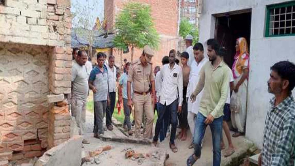 Kannauj: Young man dies after balcony of house collapses, cousin injured