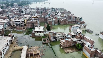 Prayagraj Flood Hundreds of houses submerged in floods, more than five thousand people rendered homeless