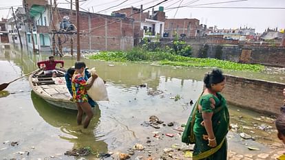 Prayagraj Flood Hundreds of houses submerged in floods, more than five thousand people rendered homeless