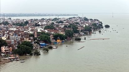 Prayagraj Flood Hundreds of houses submerged in floods, more than five thousand people rendered homeless