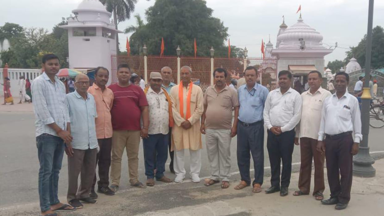 People of Khorabar met CM Yogi, pleaded regarding ownership of the house