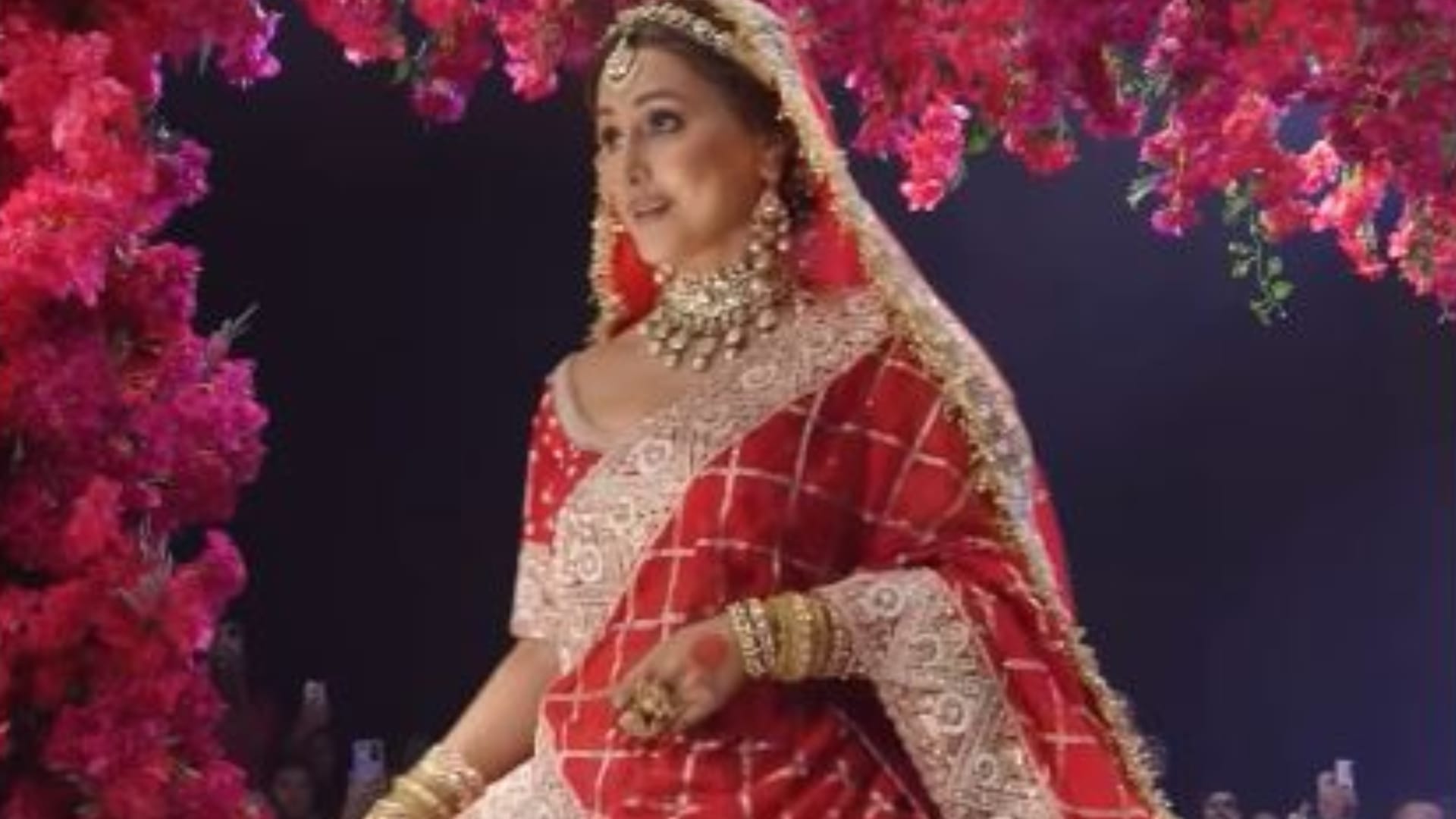 Hina Khan Bridal Look goes viral on social media She Walks The Ramp Amid Breast Cancer Treatment Fans Reaction
