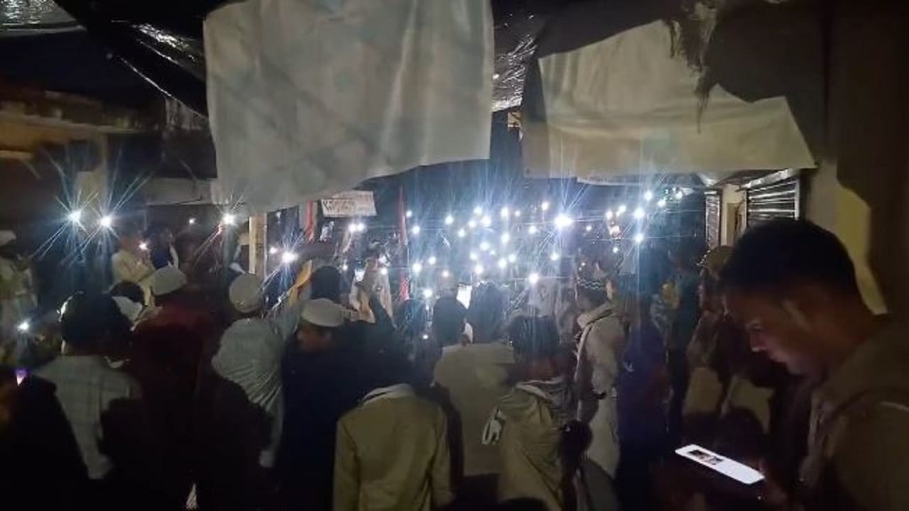 Uproar during procession in Bareilly Jogi Navada
