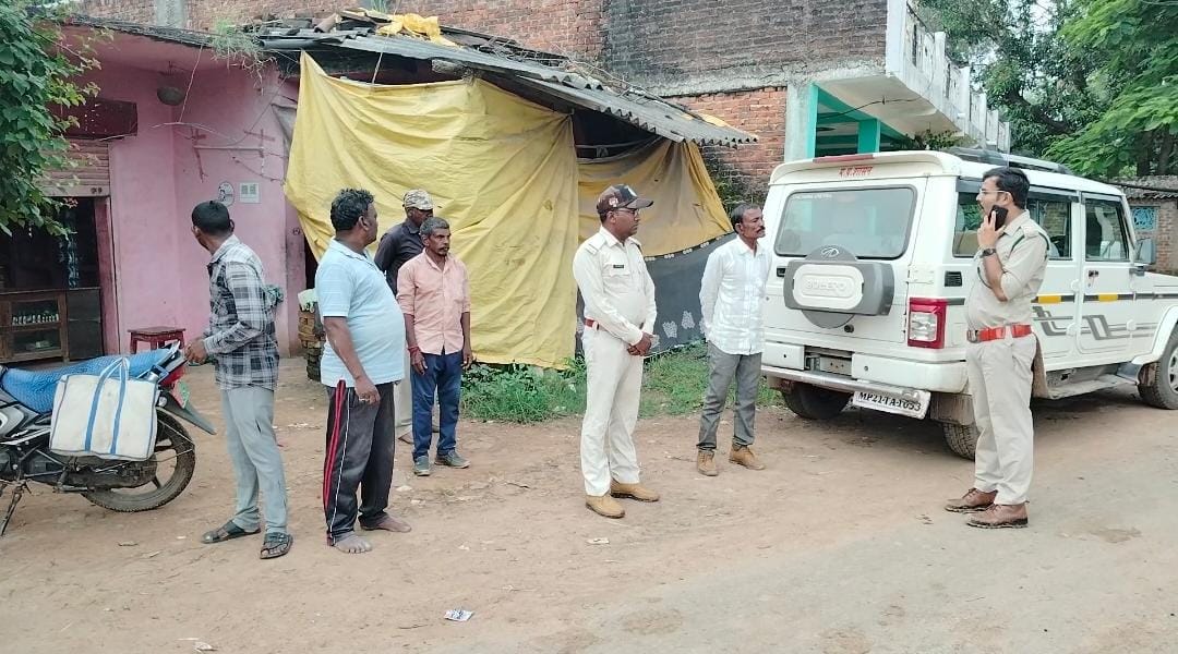 Jackal injured three people in Lalpura