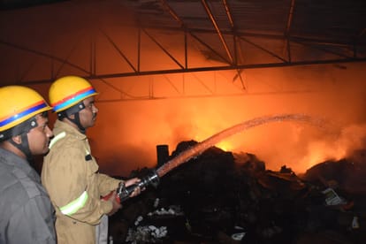Fire broke out in a factory in BBD thana in Lucknow.