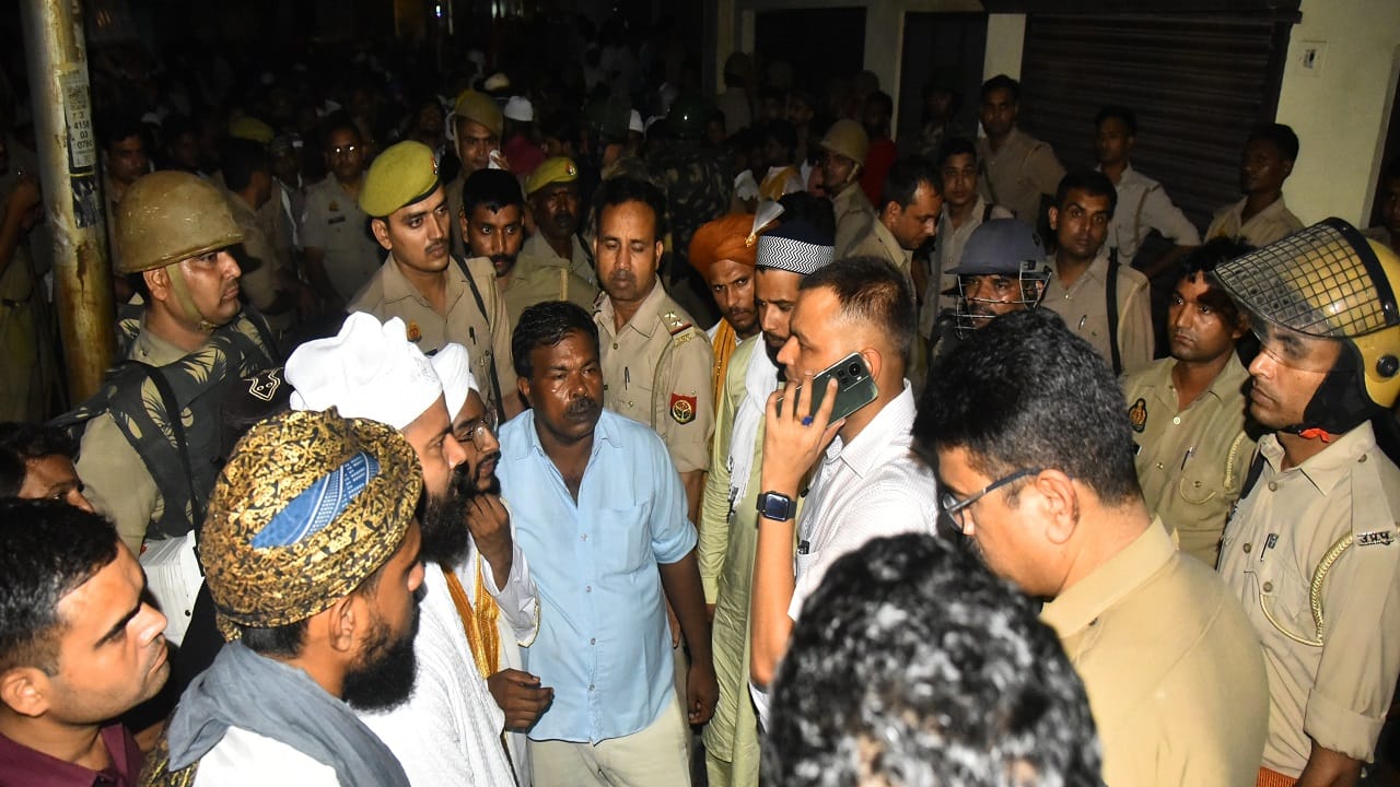 Uproar during procession in Bareilly Jogi Navada