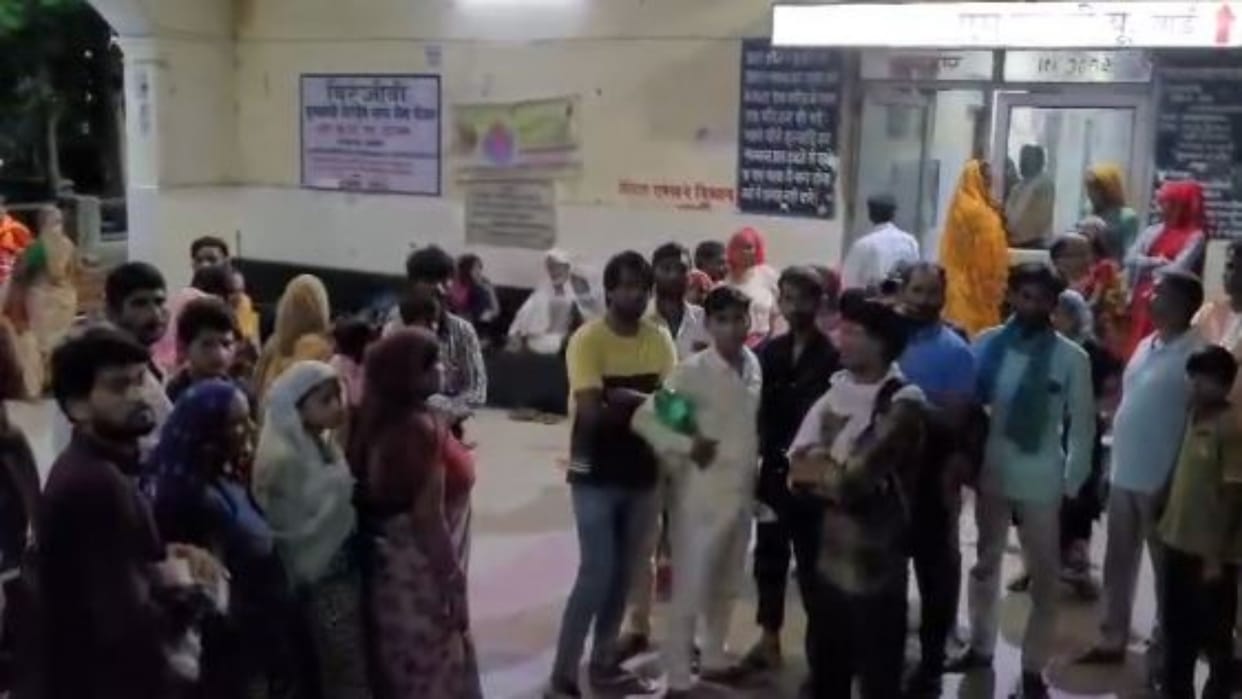 Alwar News: Nine year old girl dies in government hospital, family members accuse doctor of negligence
