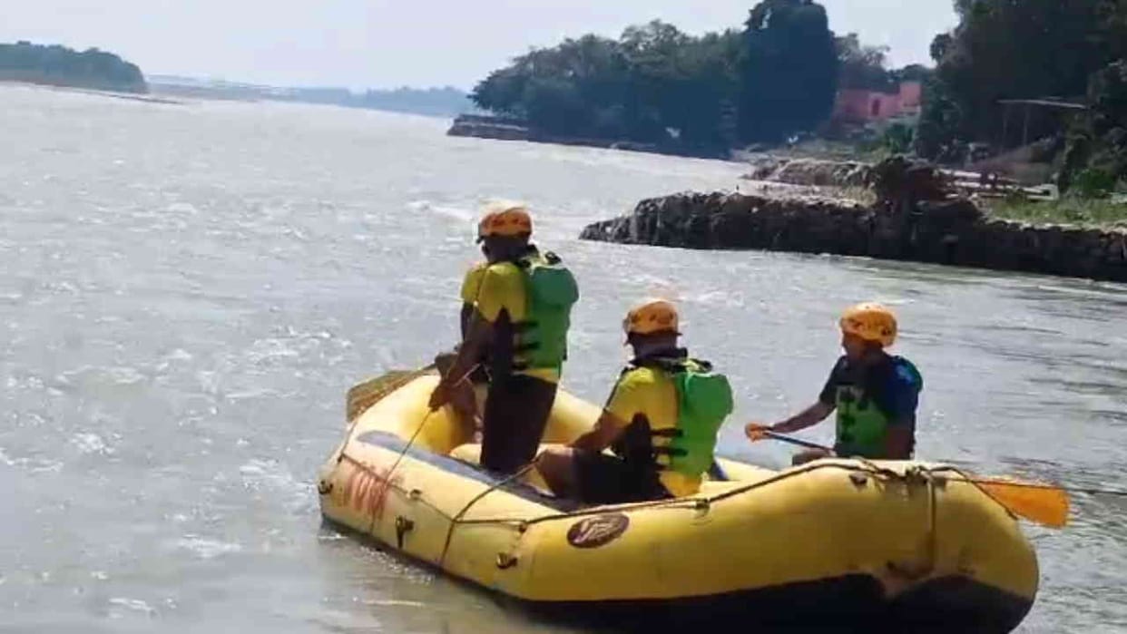 Sisters jumped into the Ganges to save their brother drowned in  river near Geeta Kutir Rishikesh News