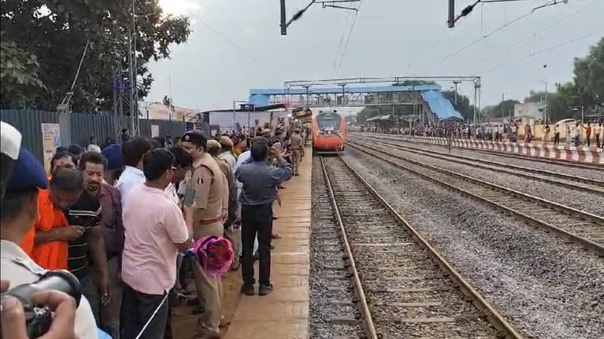 PM Modi flags off Durg Vishakhapatnam Vande Bharat train through virtual medium