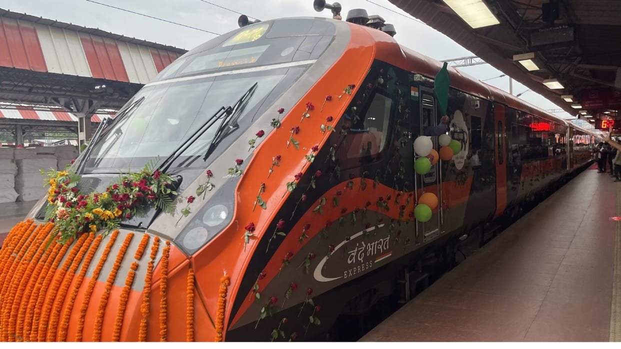 Vande Bharat Express Train will Regular run from Banaras to Agra from 23 September