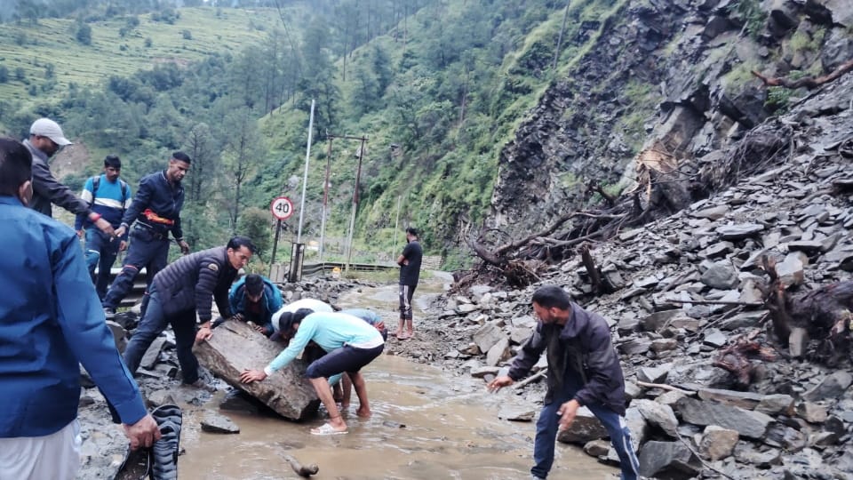 Yamunotri Highway Danger zone activated due to rain Yatra is taking place amidst risk at many places