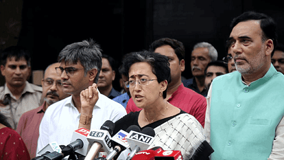 Atishi is Kashi daughter-in-law her husband Praveen Singh is involved in social work
