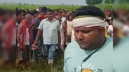 Bihar News: बेतिया में बकरी चराने गए एक व्यक्ति पर बाघ ने किया हमला, मौत होने से परिजनों में कोहराम Bihar News: A person who went to graze goats in Bettiah died in a tiger attack
