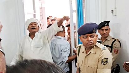 Bihar News: An elderly man who came to complain to Tejashwi Yadav created a ruckus, RJD MLA Rajiv Kumar