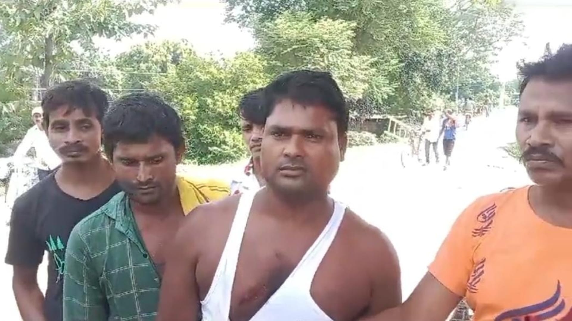 Bihar News : Jackal attacked man and woman in Muzaffarpur, forest department team rescuing