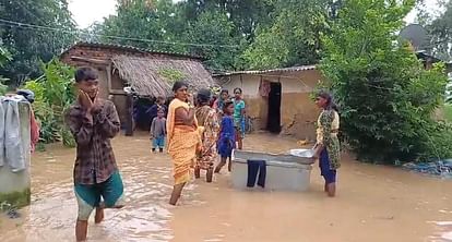 Bihar News: Flood water entered three villages of Gaya, main road washed away in strong current