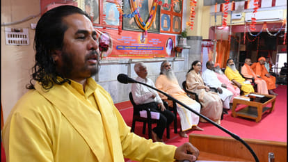 Third day of seminar organized on the occasion of death anniversary of Mahantdvaya in Gorakhnath temple.