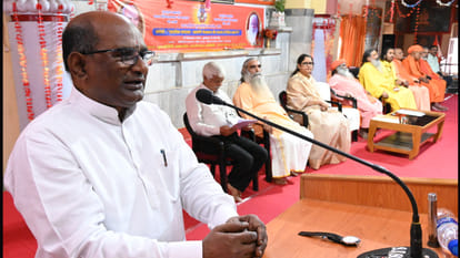 Third day of seminar organized on the occasion of death anniversary of Mahantdvaya in Gorakhnath temple.