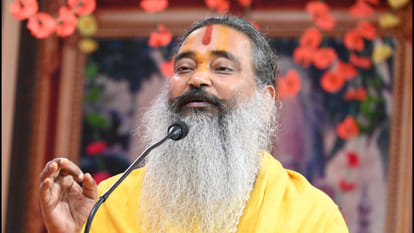 Third day of seminar organized on the occasion of death anniversary of Mahantdvaya in Gorakhnath temple.