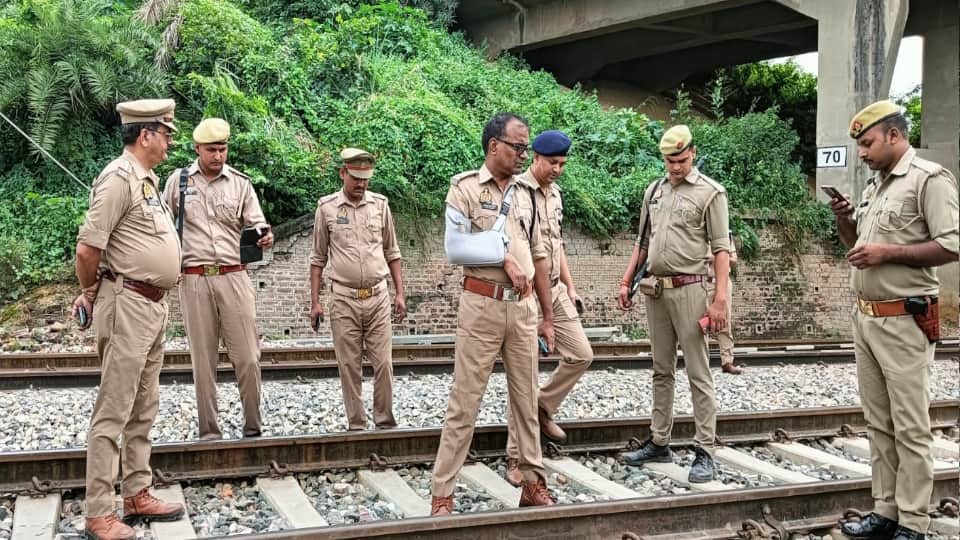 Train Accident Ghazipur Swatantrata Senani Express Medicines and syringes found at the scene