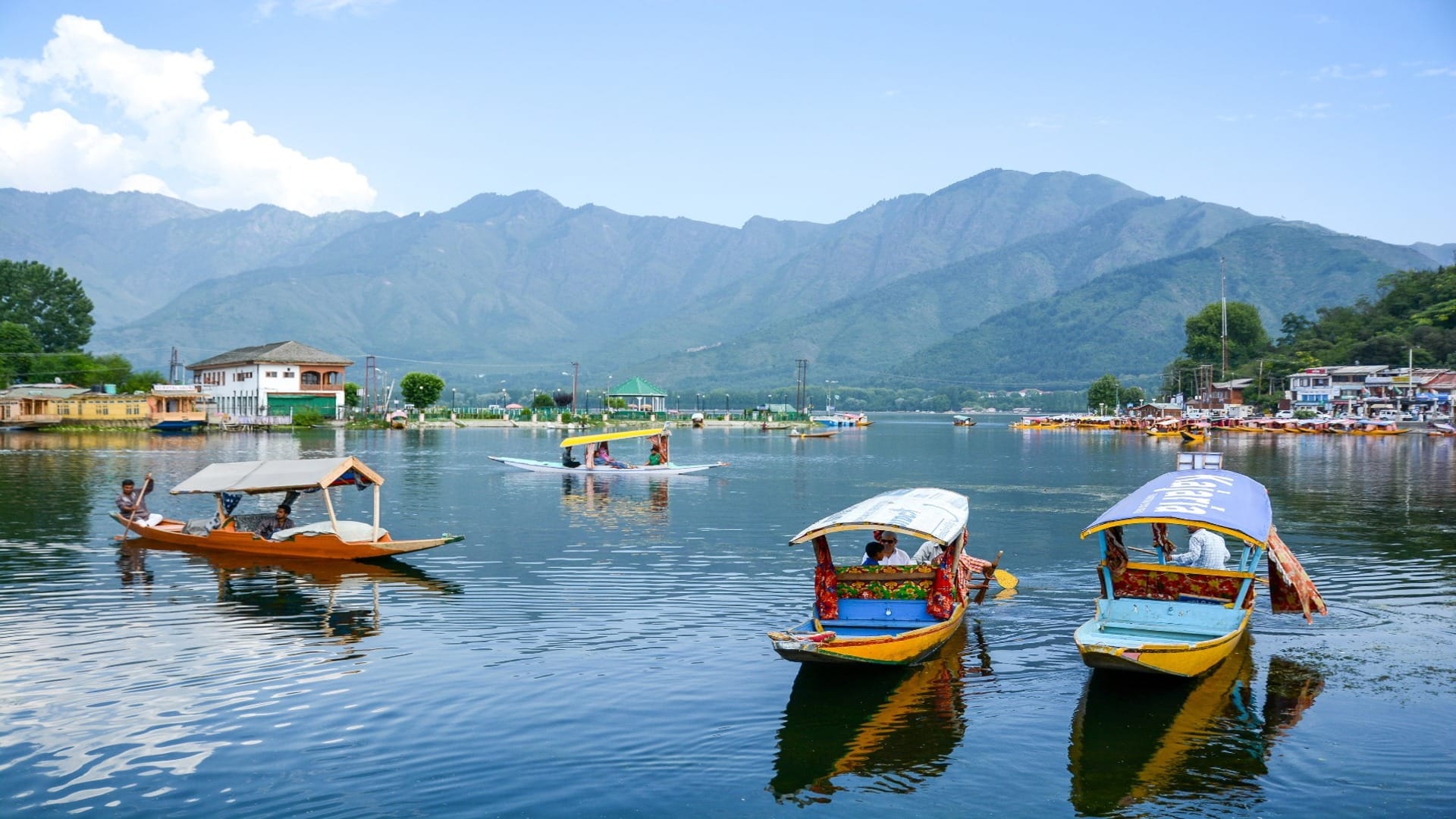 IRCTC mystical kashmir winter special tour package from hyderabad check fare price here
